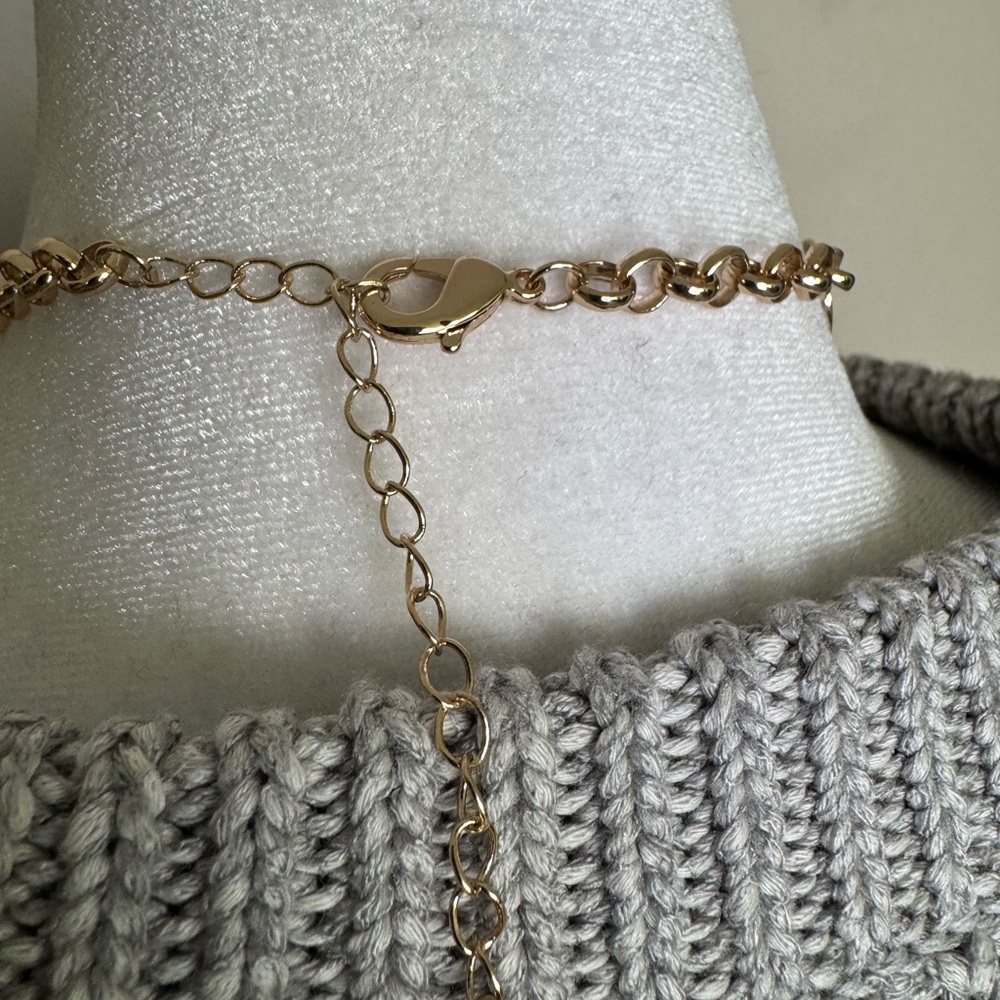 Necklace - Picture 4 of 7